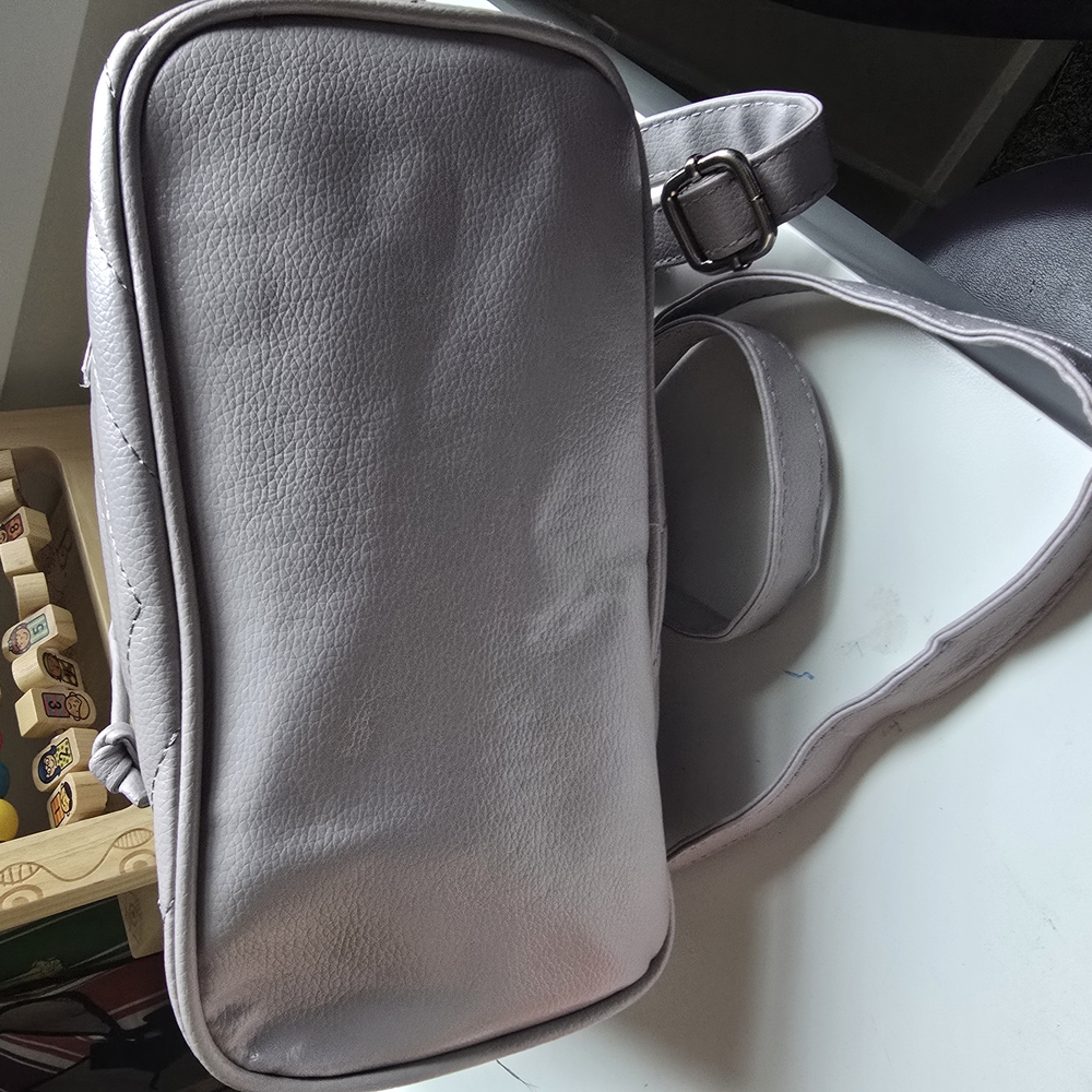 Gray Quilted Drawstring Bag - image 7